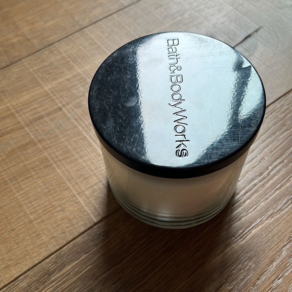 Bath and Body Works aromatherapy passion tuberose and ylang ylang 14.5 oz candle - Picture 3 of 4